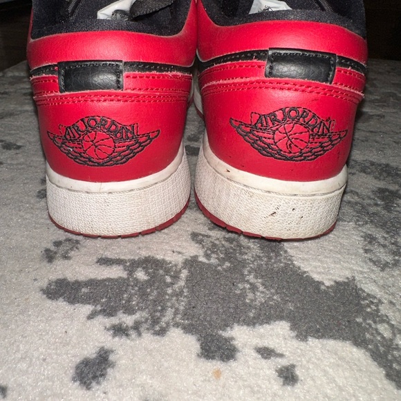 Air Jordan 1 low GS reverse bred sneaker - Picture 3 of 5